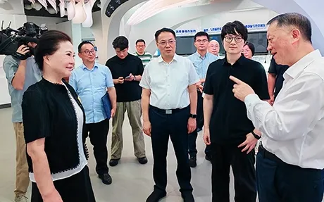 ในเดือนกรกฎาคม พ.ศ. 2568 ประธาน Chen ของ CPPCC ได้ไปเยี่ยม Sujia Medical
